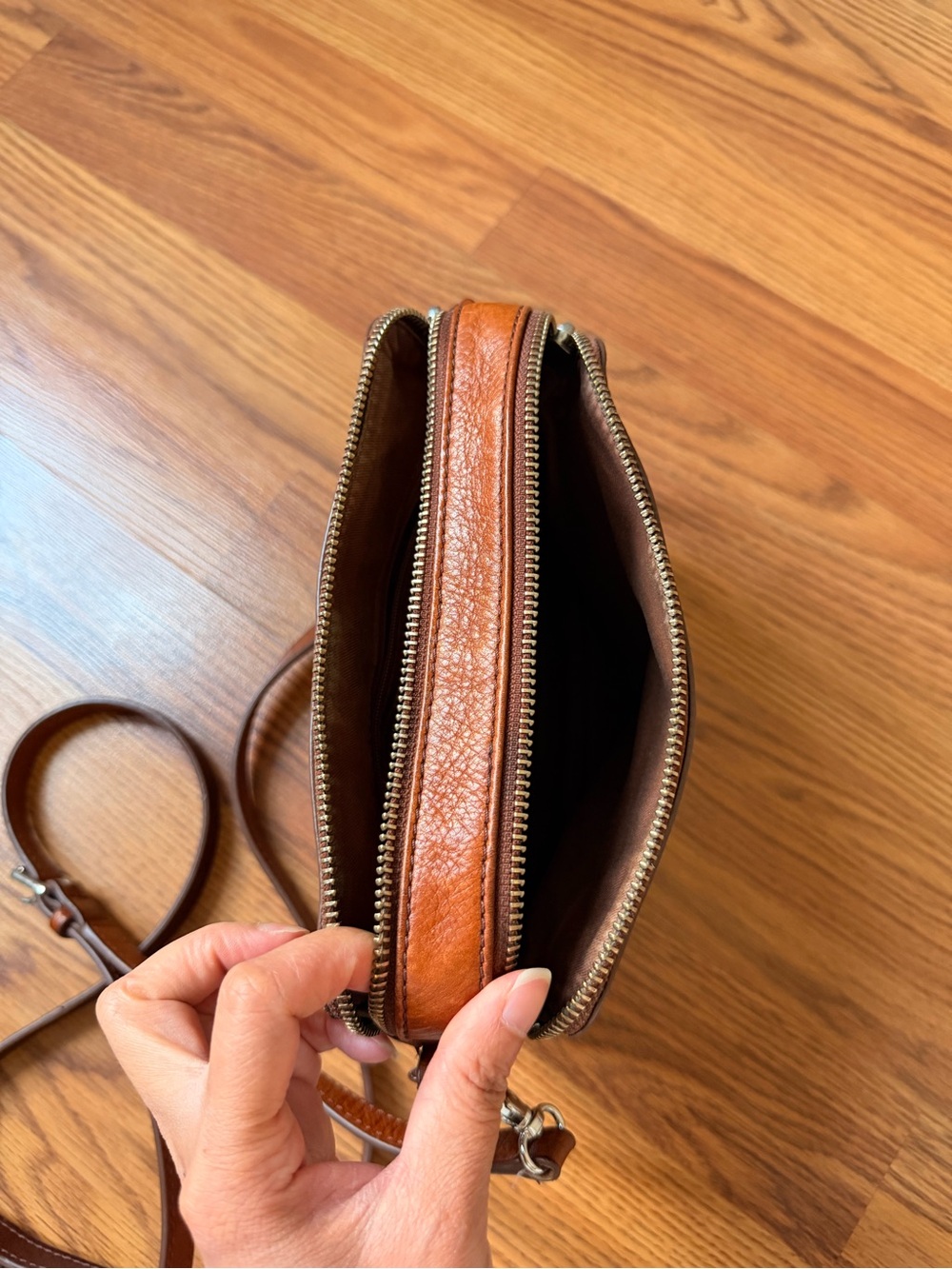 Leather Fossil purse - Picture 11 of 12